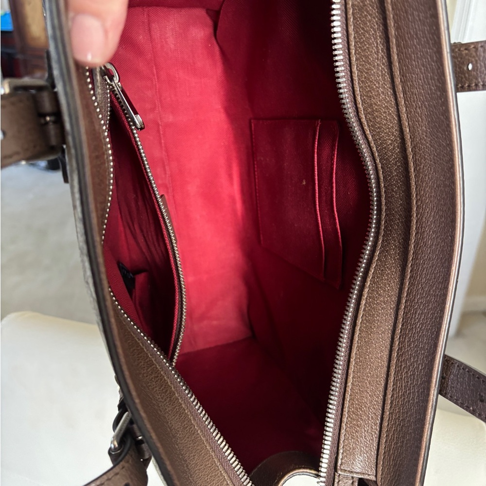 Gucci GG Supreme Tote Bag - Picture 10 of 15
